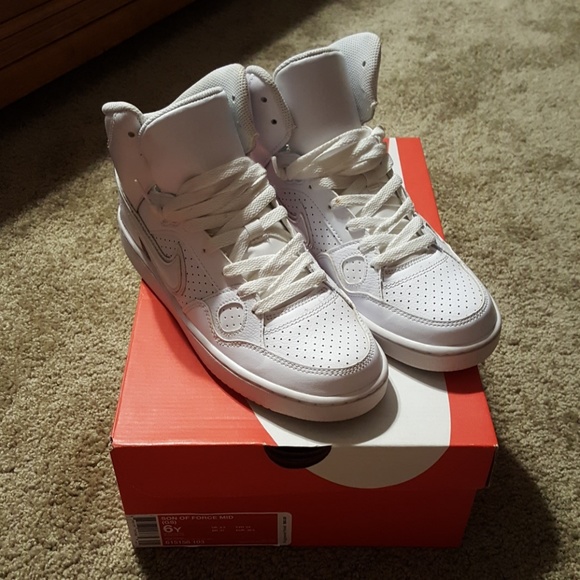 nike son of force kids